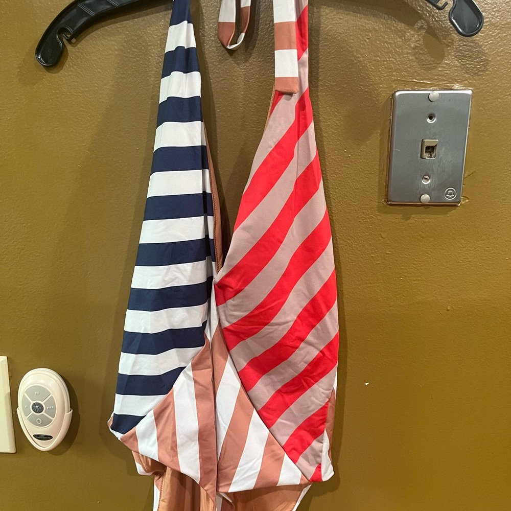 New. Zara Striped Colorful Halter Swimsuit. Size M - Picture 4 of 9